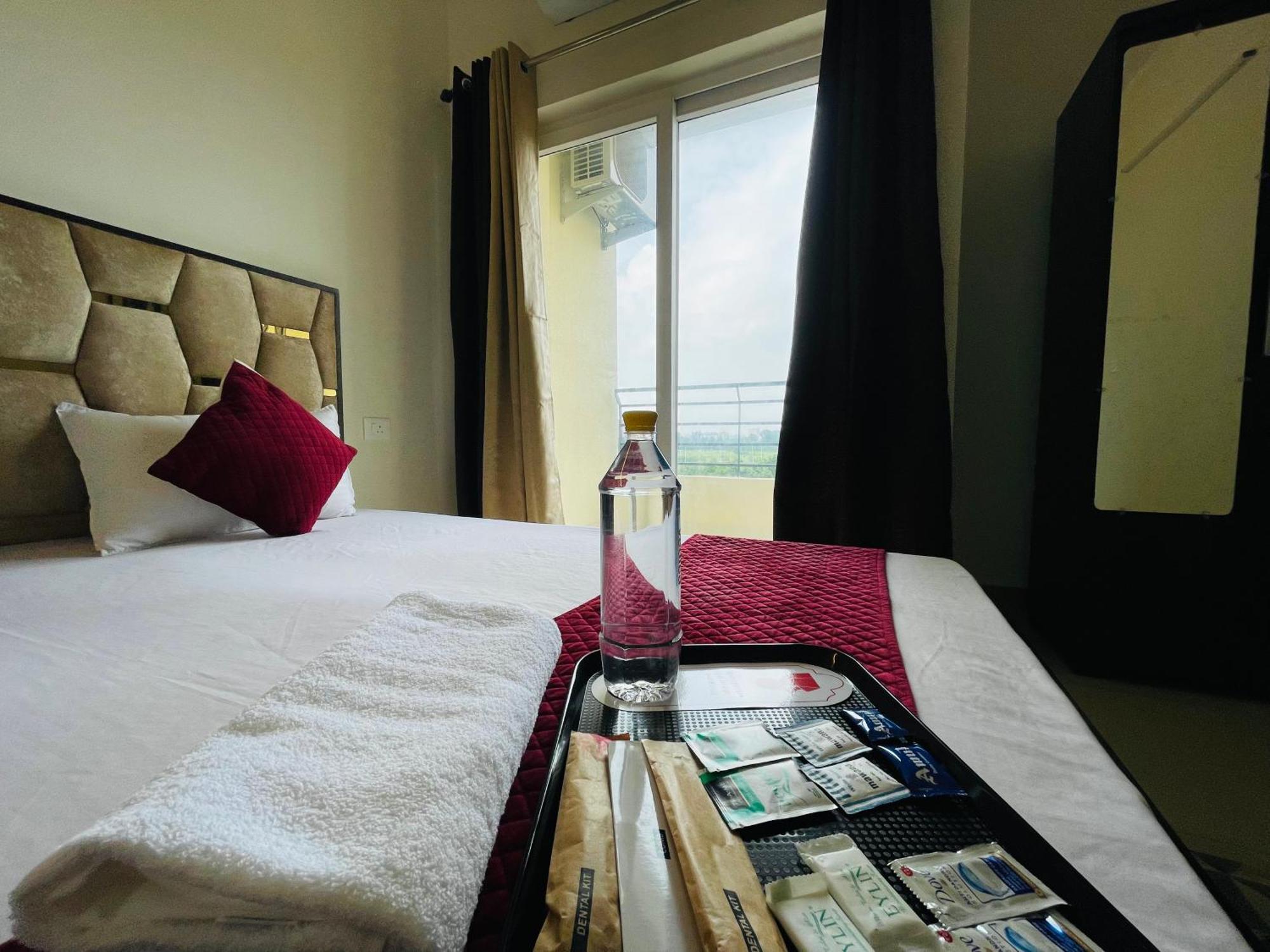 Atulyam Stays Sushant Golf City Lucknow Extérieur photo