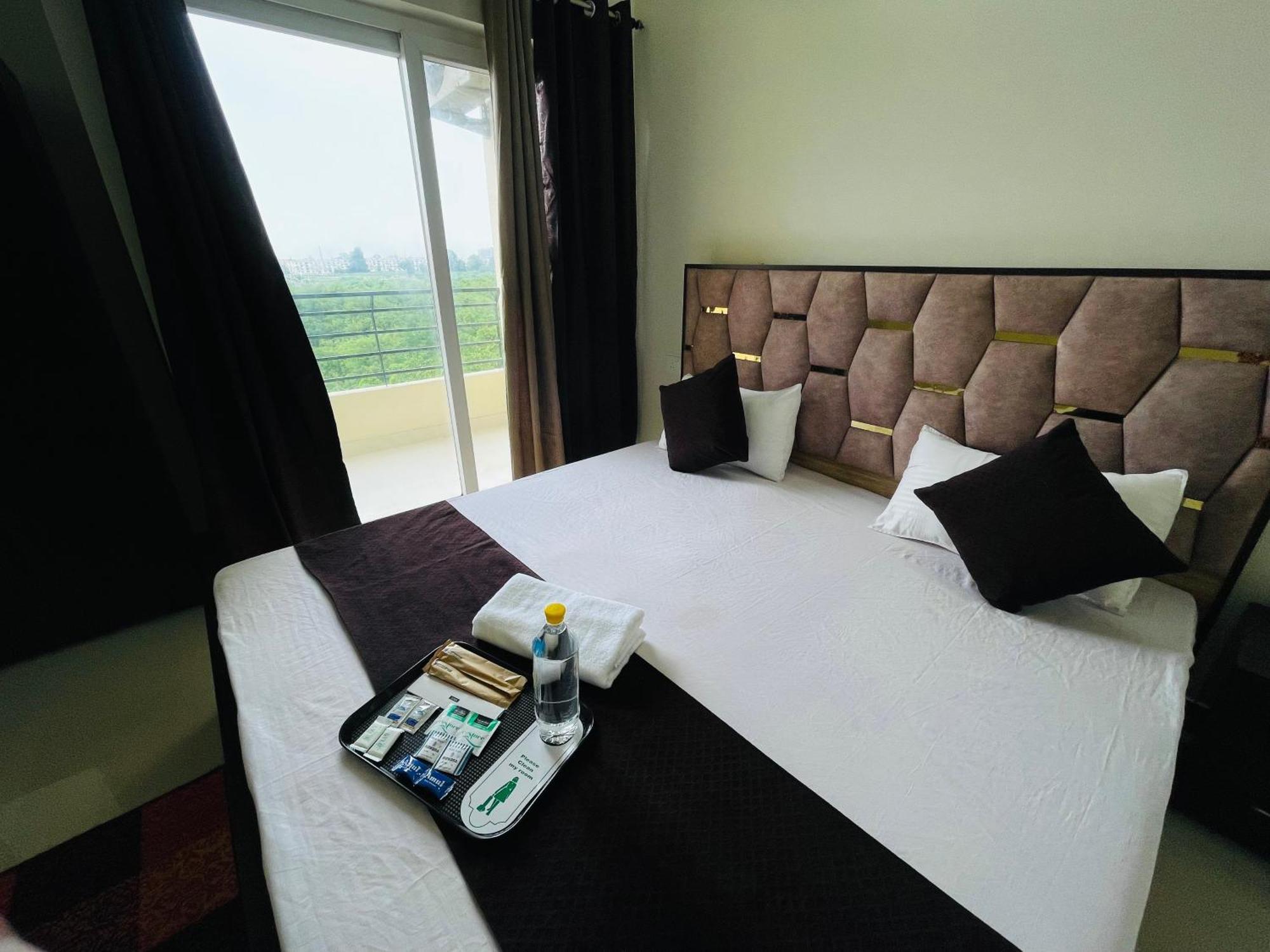 Atulyam Stays Sushant Golf City Lucknow Extérieur photo
