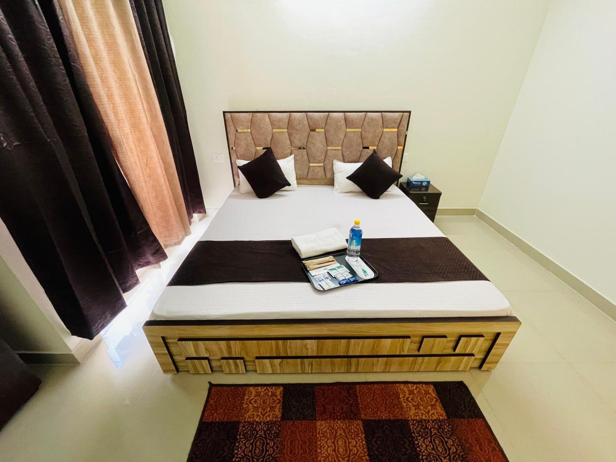 Atulyam Stays Sushant Golf City Lucknow Extérieur photo