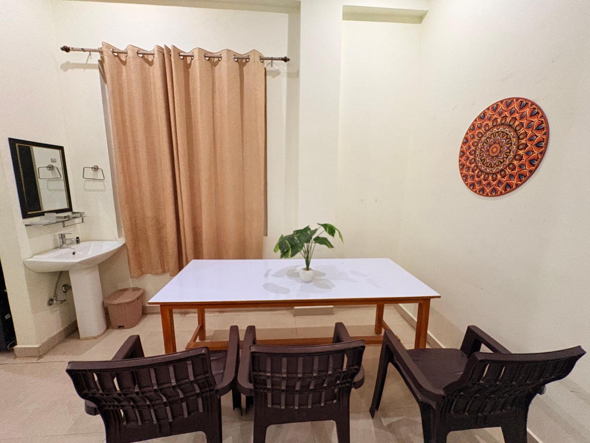 Atulyam Stays Sushant Golf City Lucknow Extérieur photo